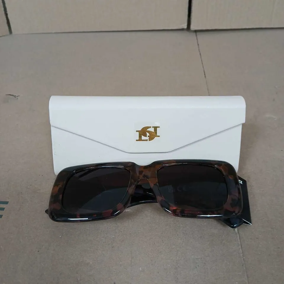 DUNE LONDON GIGI SQUARE SUNGLASSES IN TORTOISE SHELL