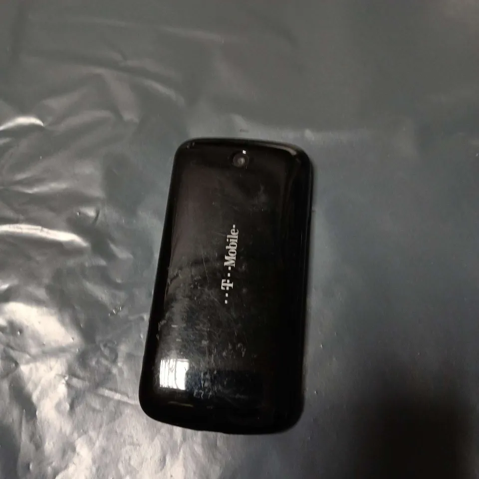T-MOBILE MOBILE PHONE – BLACK 