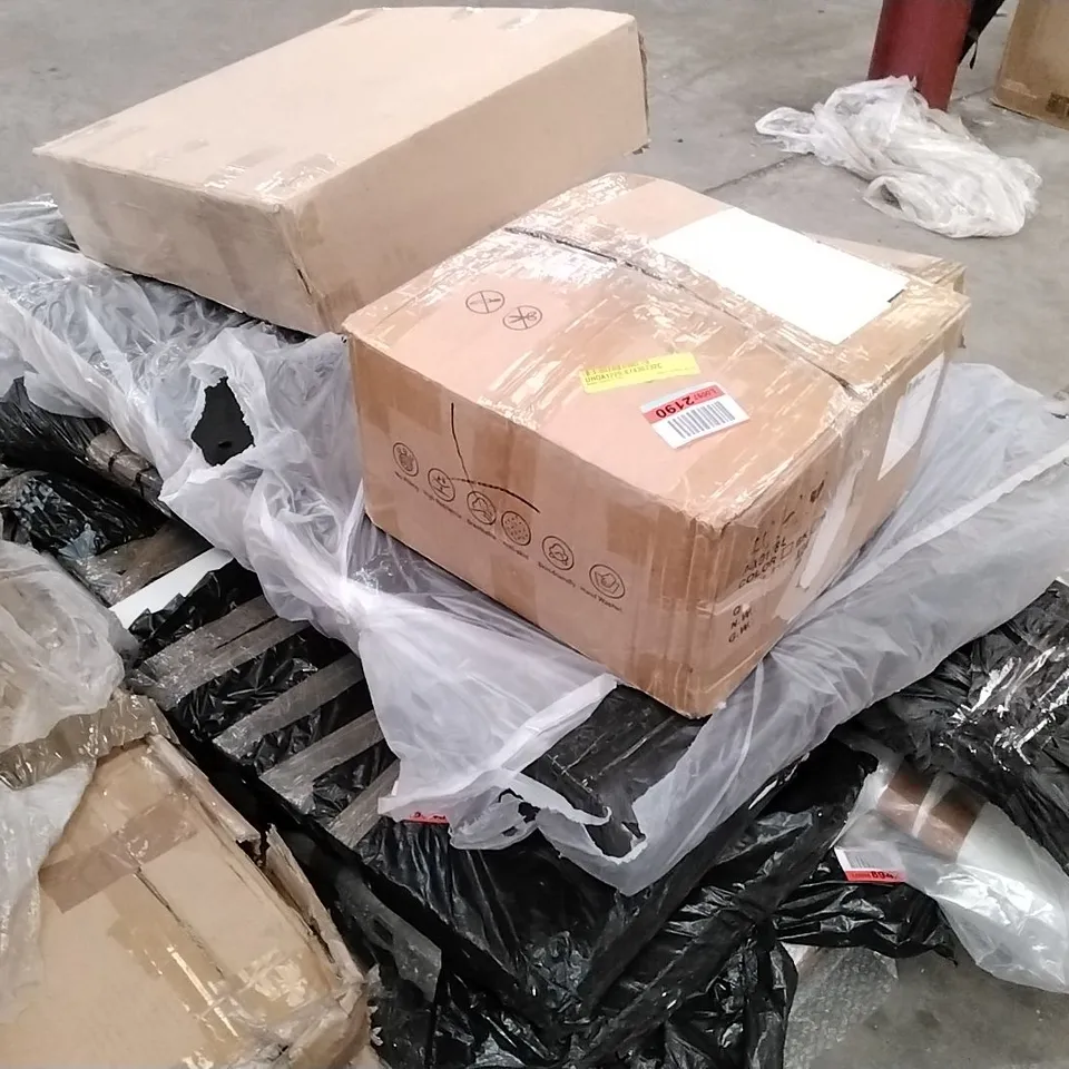 PALLET OF ASSORTED FURNITURE PARTS AND CONSUMER PRODUCTS 