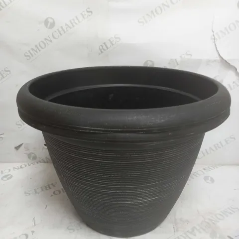 PAIR OF HELIX PLANTERS