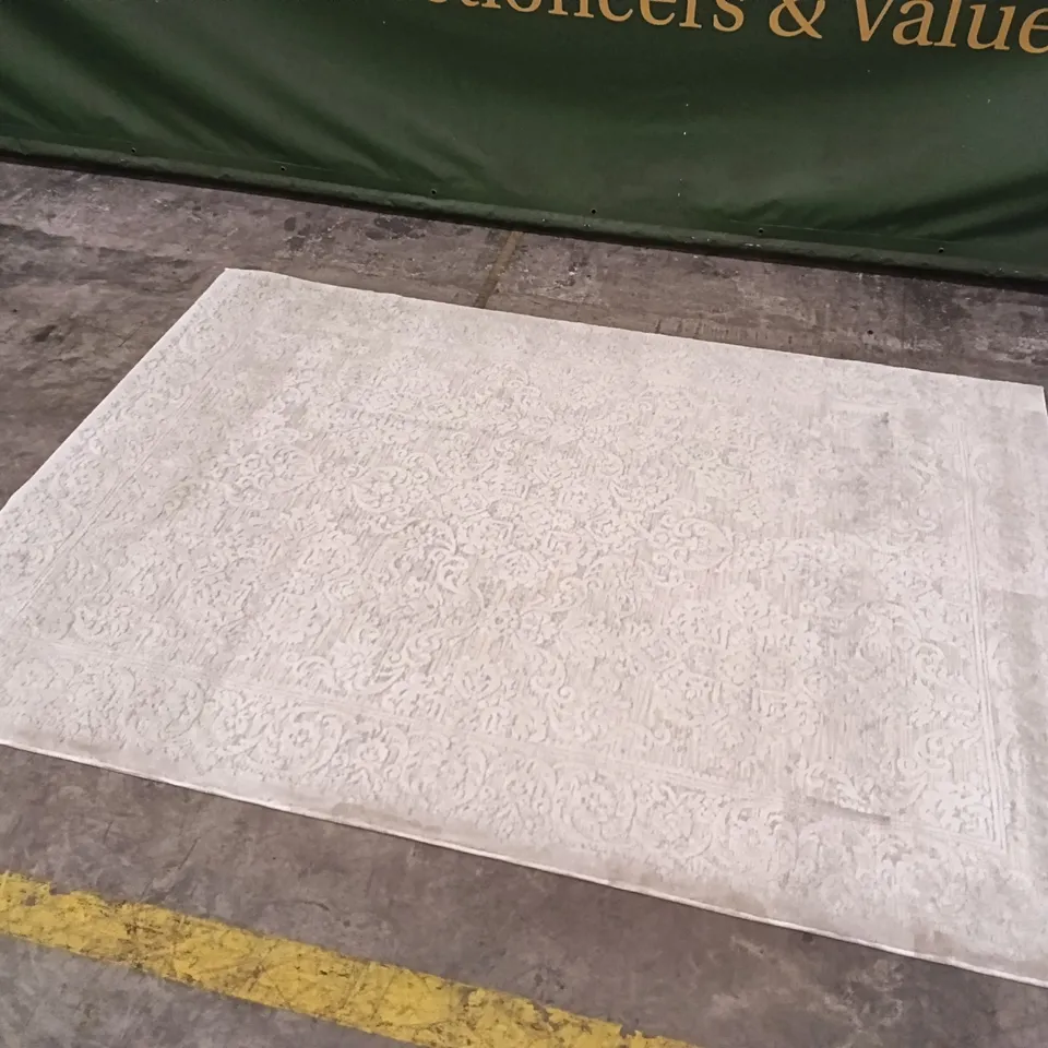 QUALITY DESIGNER AREA RUG - APPROXIMATELY 218CM X 160CM