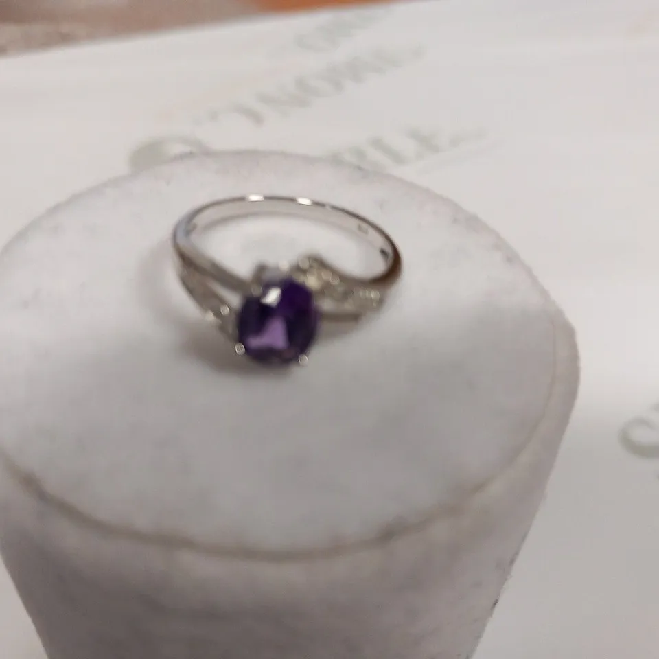 9CT WHITE GOLD AMETHYST AND DIAMOND DRESS RING WEIGHING +1.09CT