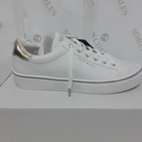 SIZE 8 SKECHERS STRETCH LACE TRAINER WHITE