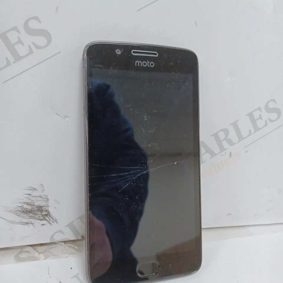 UNBOXED MOTOROLA PHONE IN BLACK 