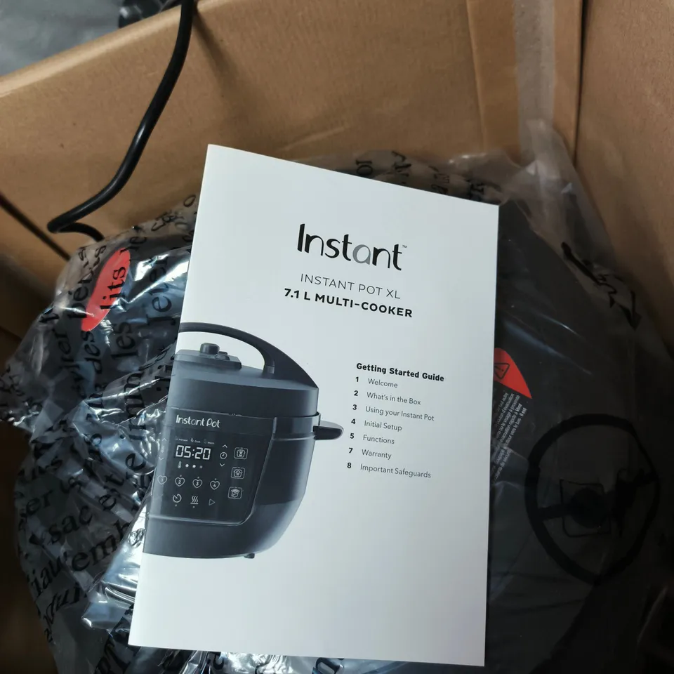 INSTANT POT MULTICOOKER XL