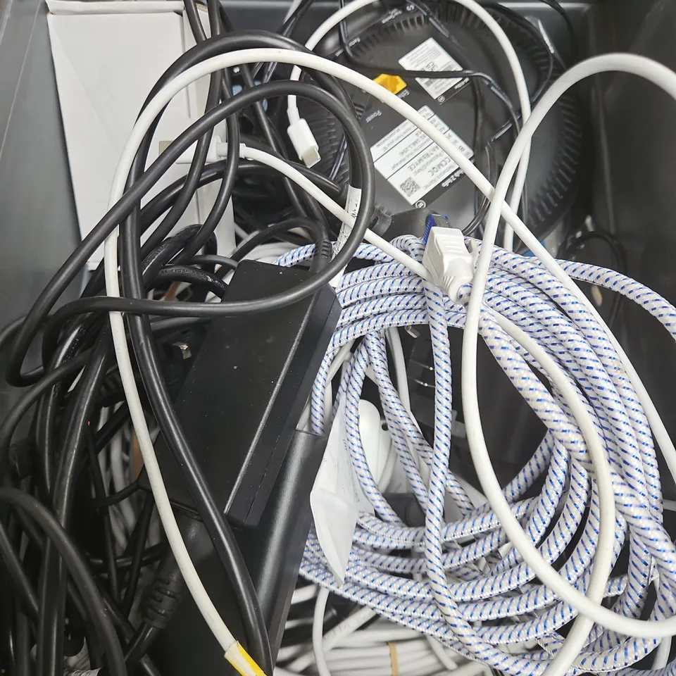 APPROXIMATELY 10 ASSORTED ELECTRICAL PRODUCTS TO INCLUDE ROUTER, POWER SUPPLIES, REPLACEMENT REMOTES ETC 