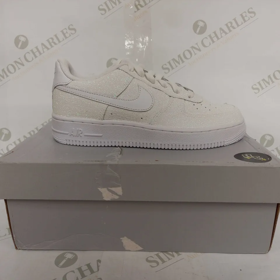 NIKE FORCE 1 LE (GS) GLITTER - UK 5