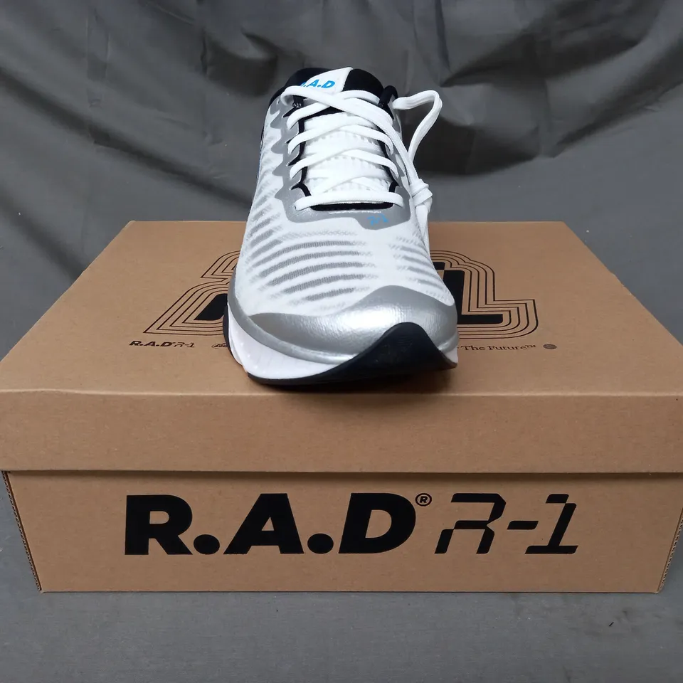 BOXED PAIR OF R.A.D. R-1 SHOES IN WHITE/METALLIC SILVER/BLUE UK SIZE 8.5