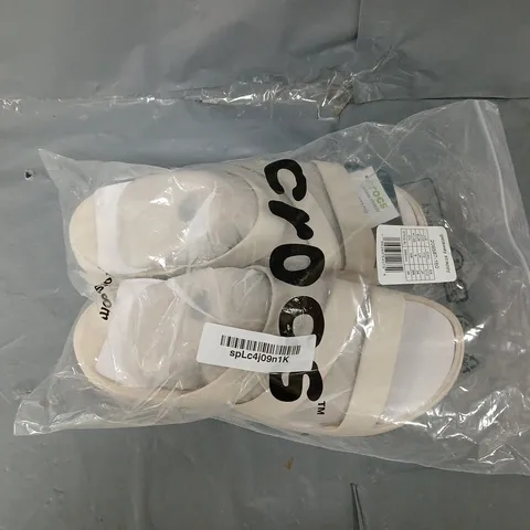 BAGGED PAIR OF CROCS GETAWAY STRAPPY UK 8
