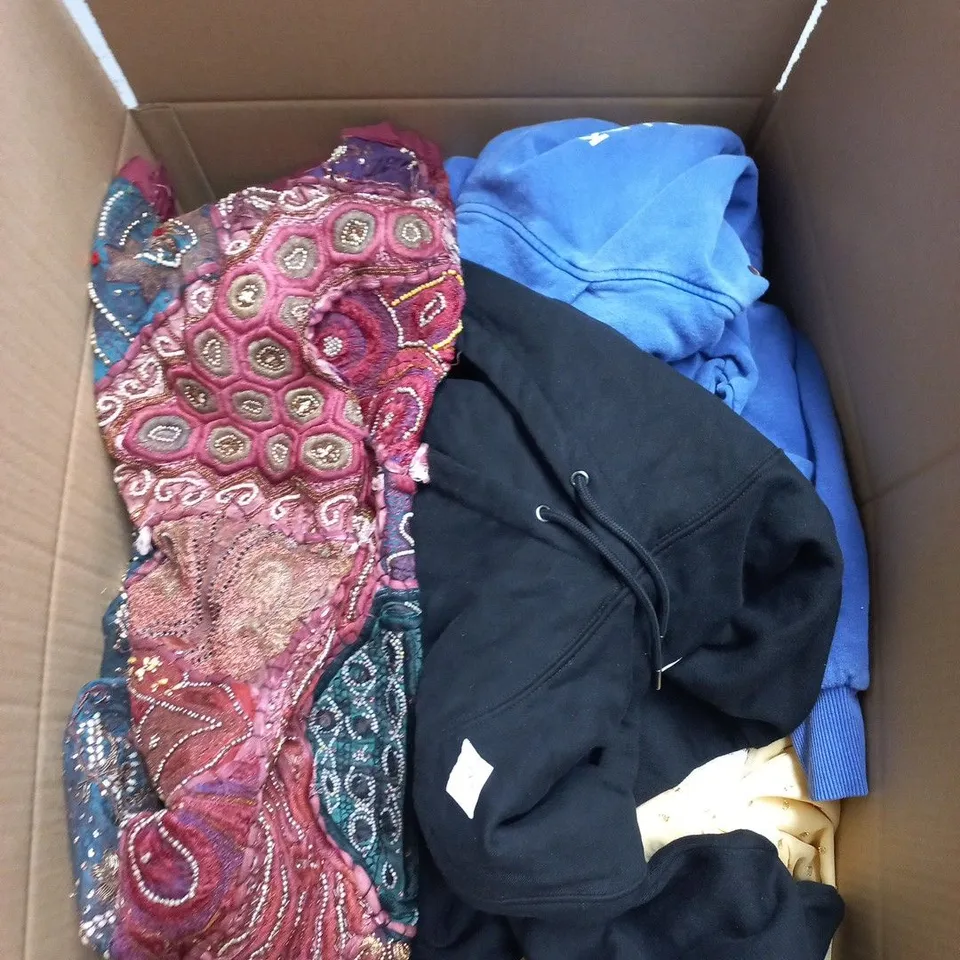 LARGE BOX OF APPROXIMATELY 25 ASSORTED CLOTHING ITEMS IN VARIOUS COLOURS, STYLES AND SIZES - COLLECTION ONLY