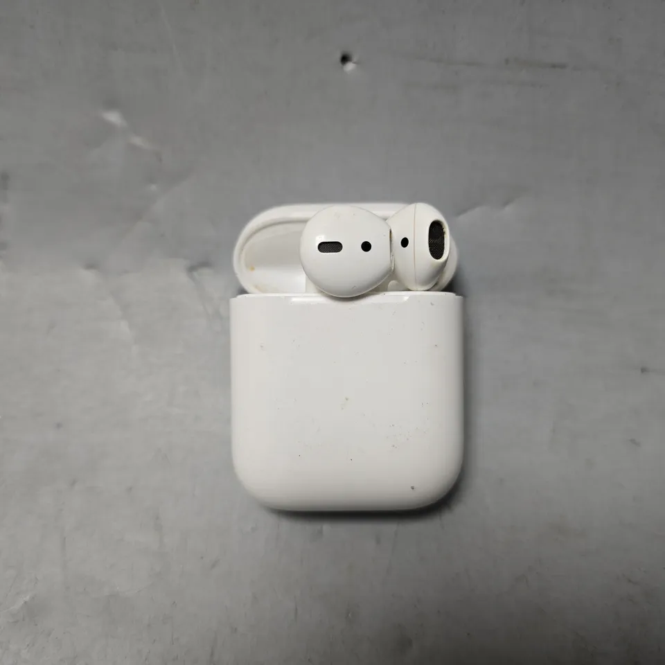APPLE AIRPOD WITH CHARGING CASE - A1602