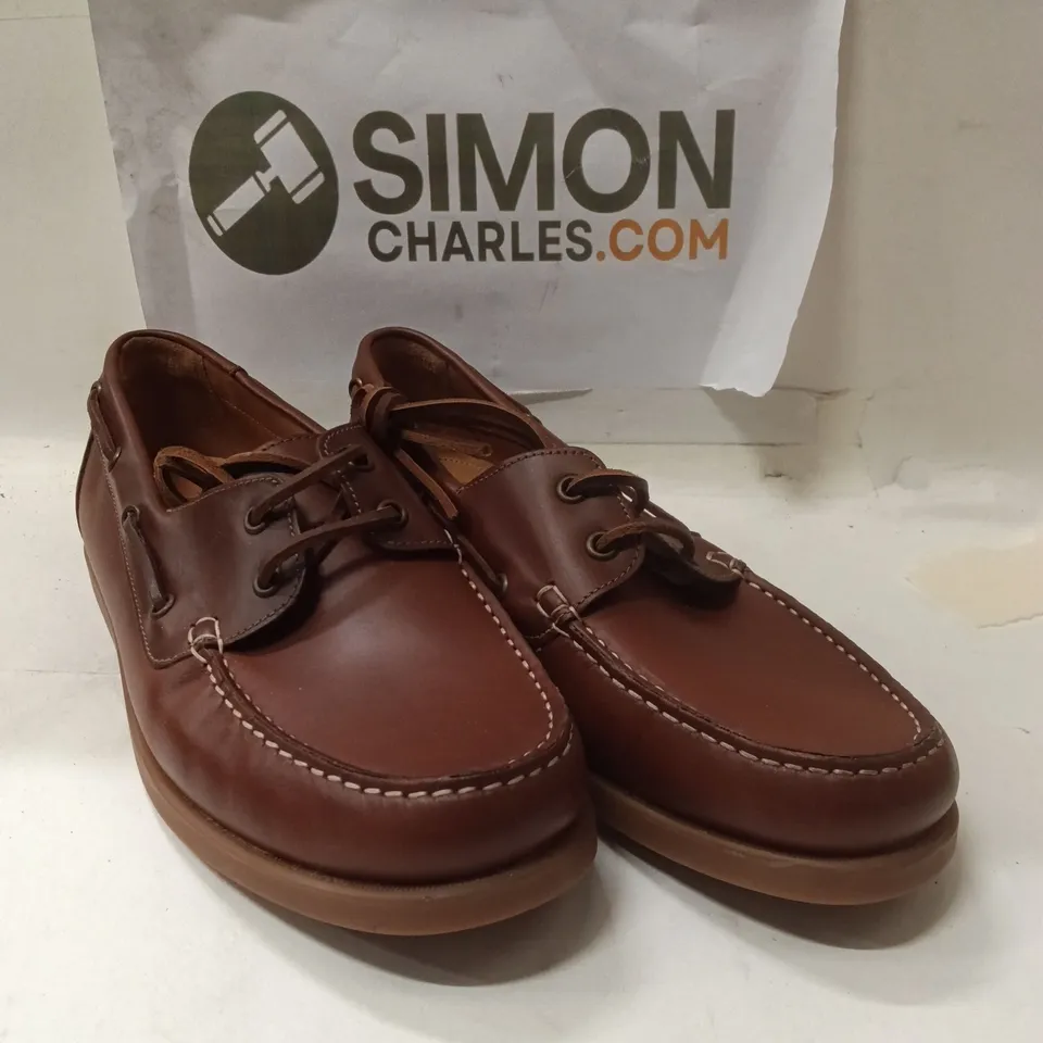 MEN'S BROWN LEATHER MOC-TOE LOAFERS – EU 41