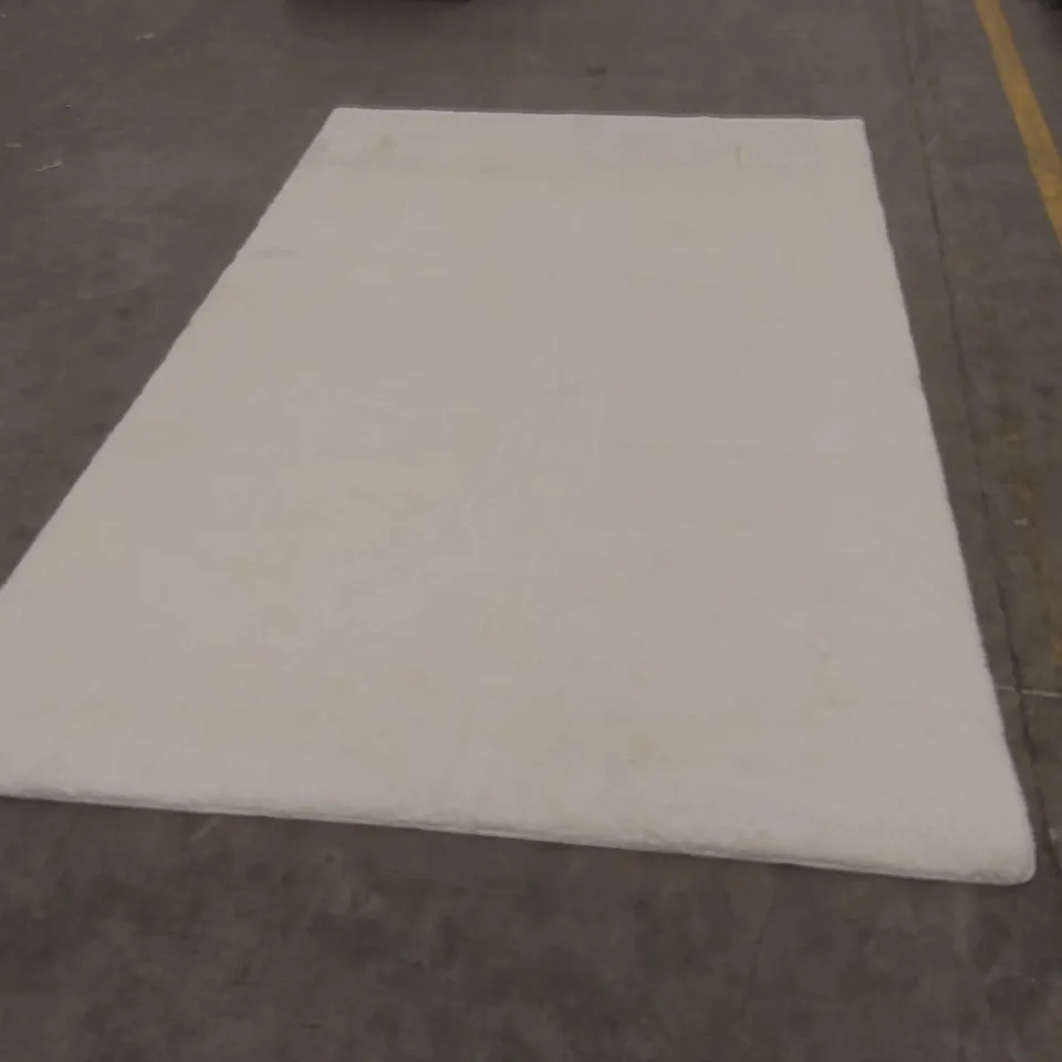 QUALITY DESIGNER AREA RUG - APPROXIMATELY 290 x 180cm