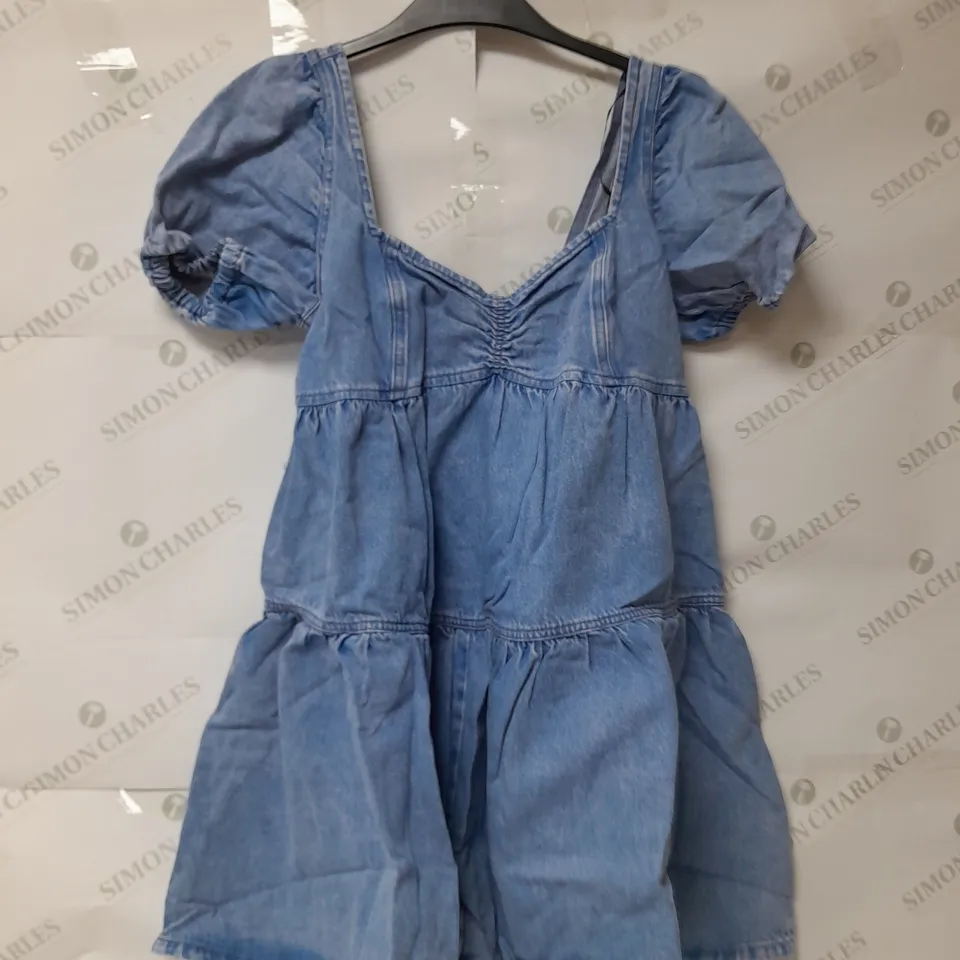 RIVER ISLAND PUFF SLEEVE TIERED DRESS IN LIGHT DENIM SIZE M