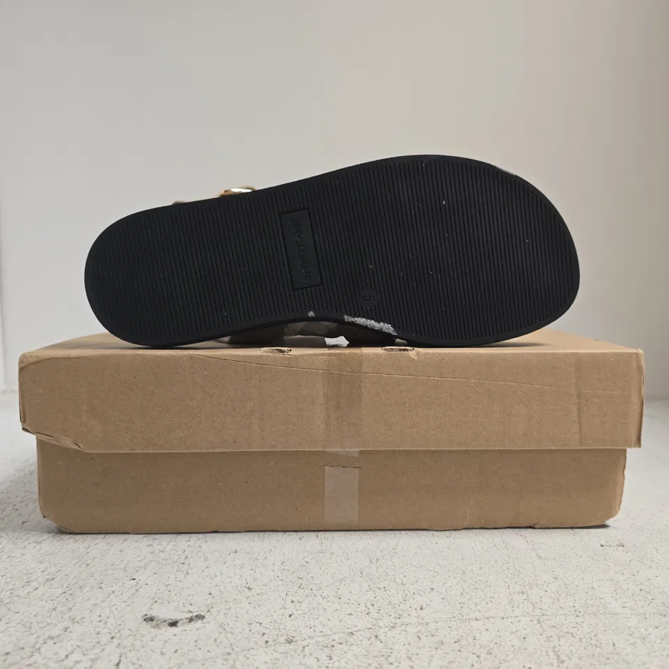 BOXED PAIR OF JD WILLIAMS OPEN TOE SANDALS IN LIGHT TAUPE SIZE 5