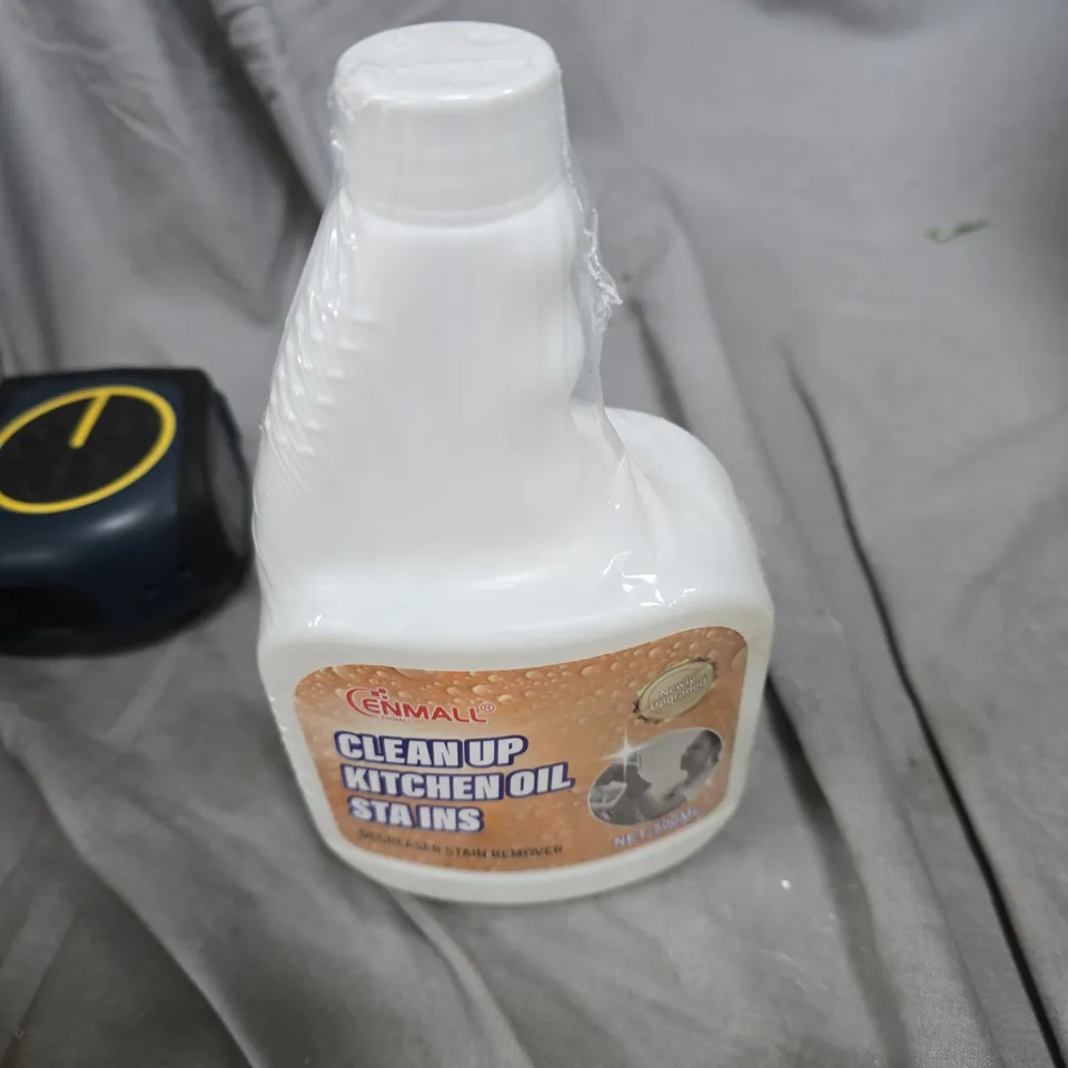 LOT OF APPROXIMATELY 12 ASSORTED LIQUIDS TO INCLUDE: DYE SEALER AND KITCHEN DEGREASER