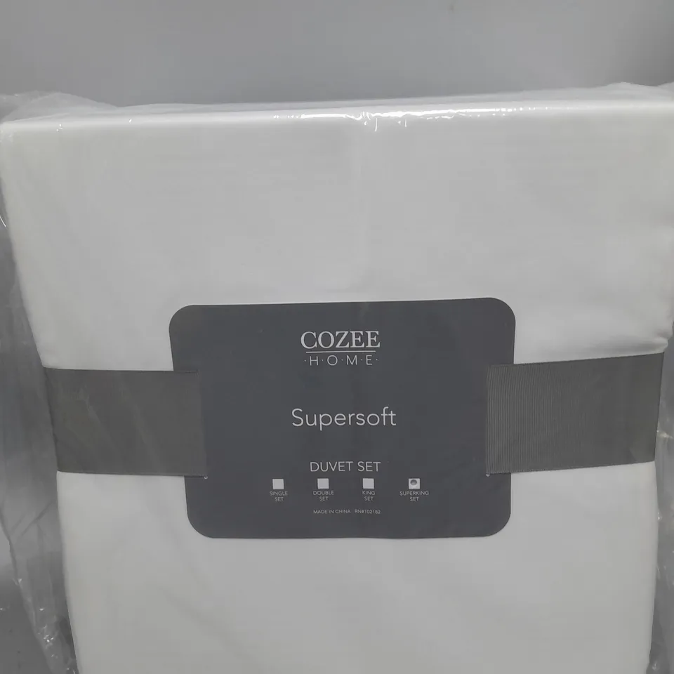 SUPERSOFT BY COZEE HOME 4 PIECE DUVET SET WITH CONTRAST TRIM - SUPERKING 
