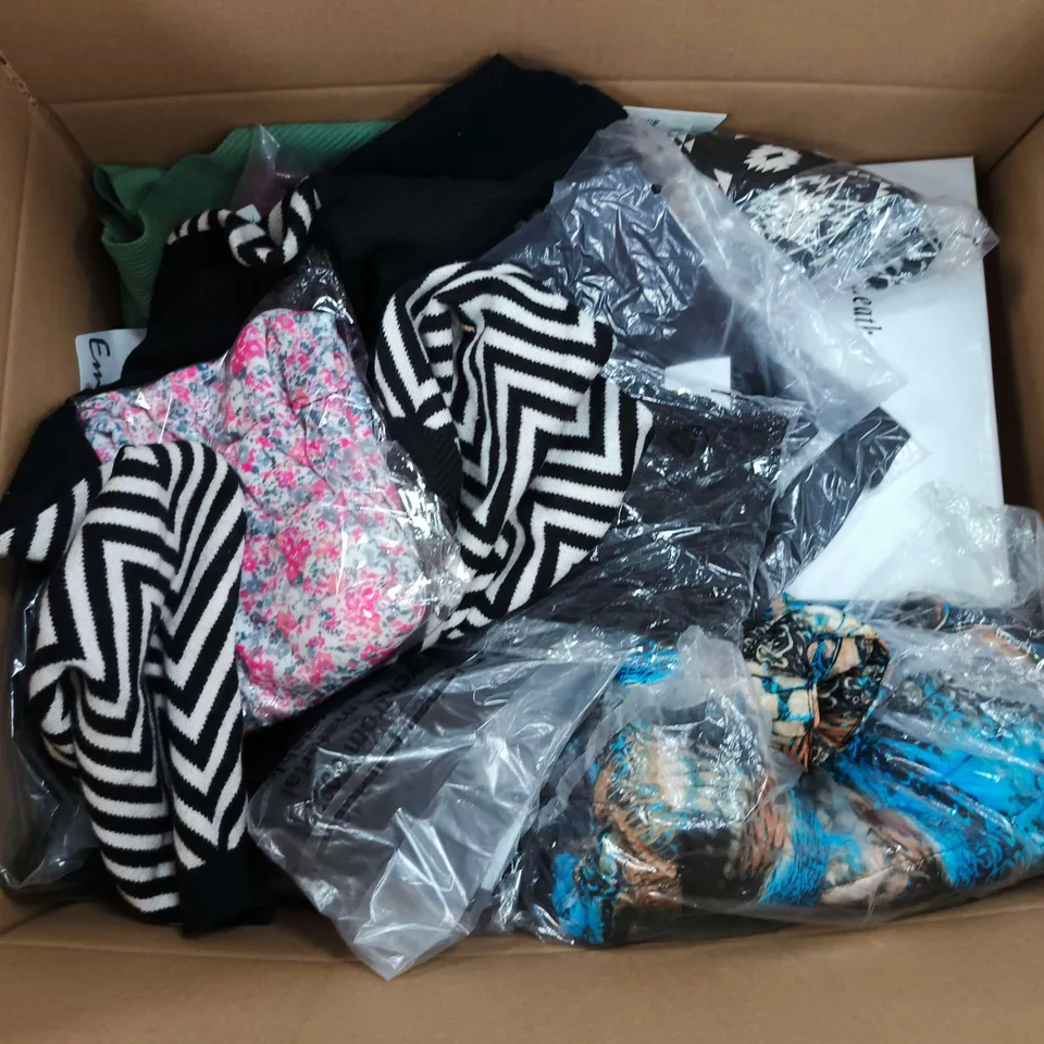APPROXIMATELY 30 ASSORTED CLOTHING ITEMS IN VARIOUS SIZES, STYLES & COLOURS TO INCLUDE BRANDS SUCH AS WILD FLOWER, ANAMOR, EMMA, ETC - COLLECTION ONLY