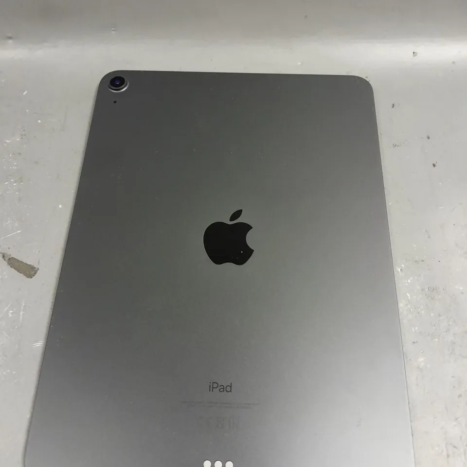 APPLE IPAD AIR TABLET - A2316