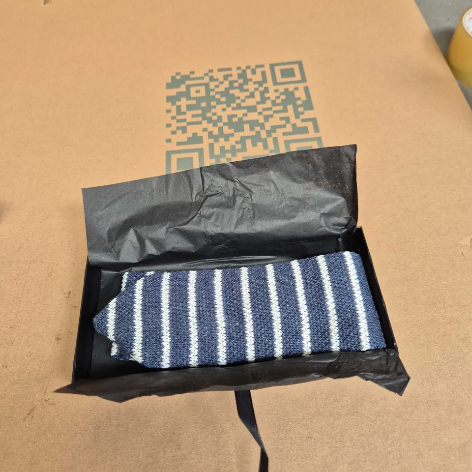 PERCIVAL TIE – NAVY & WHITE STRIPED KNIT