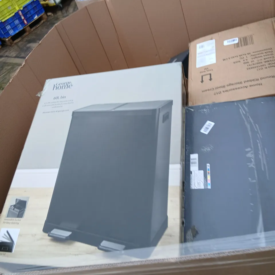 PALLET OF APPROXIMATELY 15 ASSORTED PRODUCTS TO INCLUDE; DINNER SET, DRINKS TROLLEY, RECYCLE BIN, CUSHION, CAPELLA SANS WATER TABLE LID AND STORAGE STOOL