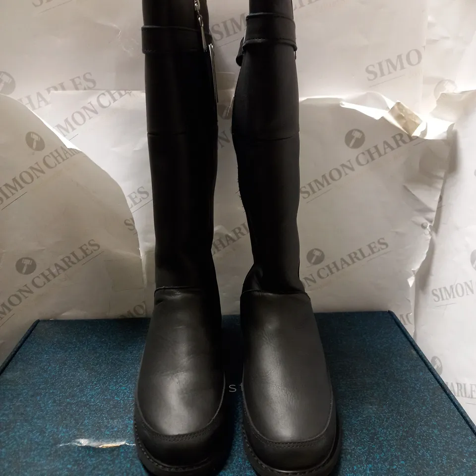 EMU AUSTRALIA "NATASHA" BLACK LEATHER KNEE-HIGH BOOTS, UK SIZE 7