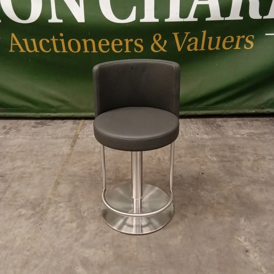 QUALITY DESIGNER MONZA GAS-LIFT BARSTOOL, GREY PU LEATHER