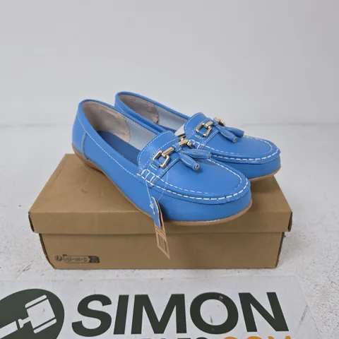 JO & JOE WIDE FIT BLUE LEATHER LOAFERS WITH GOLD BUCKLE DETAIL - 7