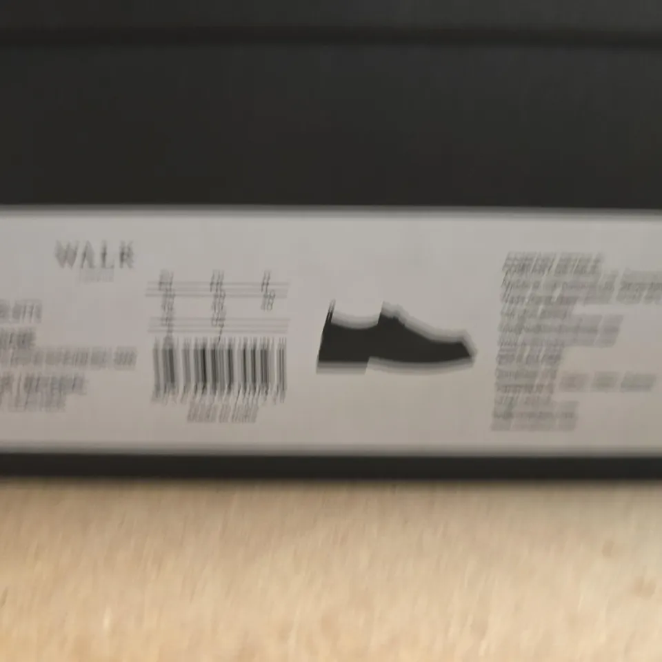 BOXED PAIR OF WALK LONDON MEN'S BLACK LEATHER DERBY SHOES UK SIZE 6