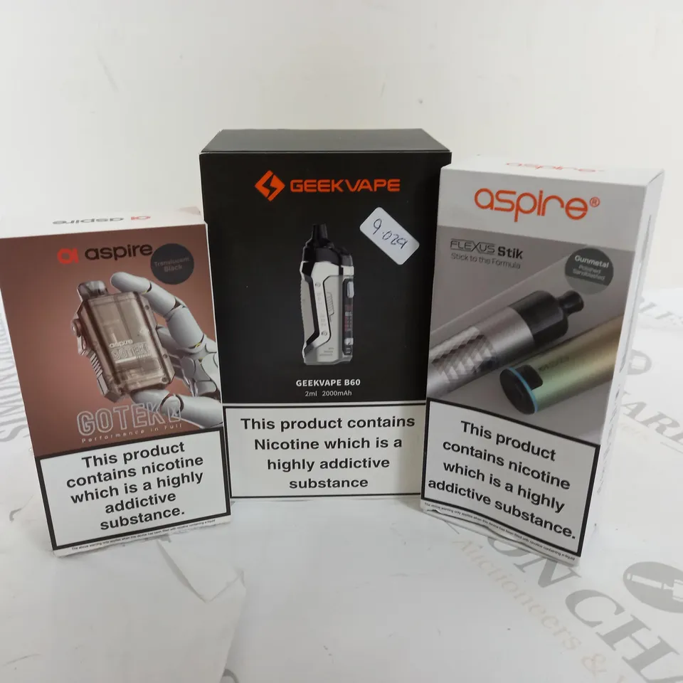 APPROXIMATELY 20 VAPES & E-CIGARETTES TO INCLUDE GEEKVAPE B60, ASPIRE GOTEK, ASPIRE FLEXUS, ETC