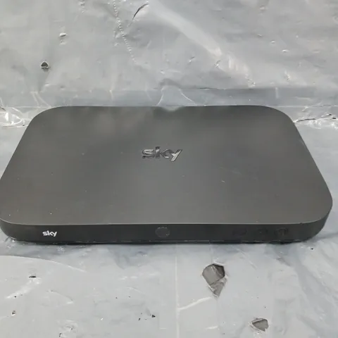 SKY Q TV BOX - ES340A-D8