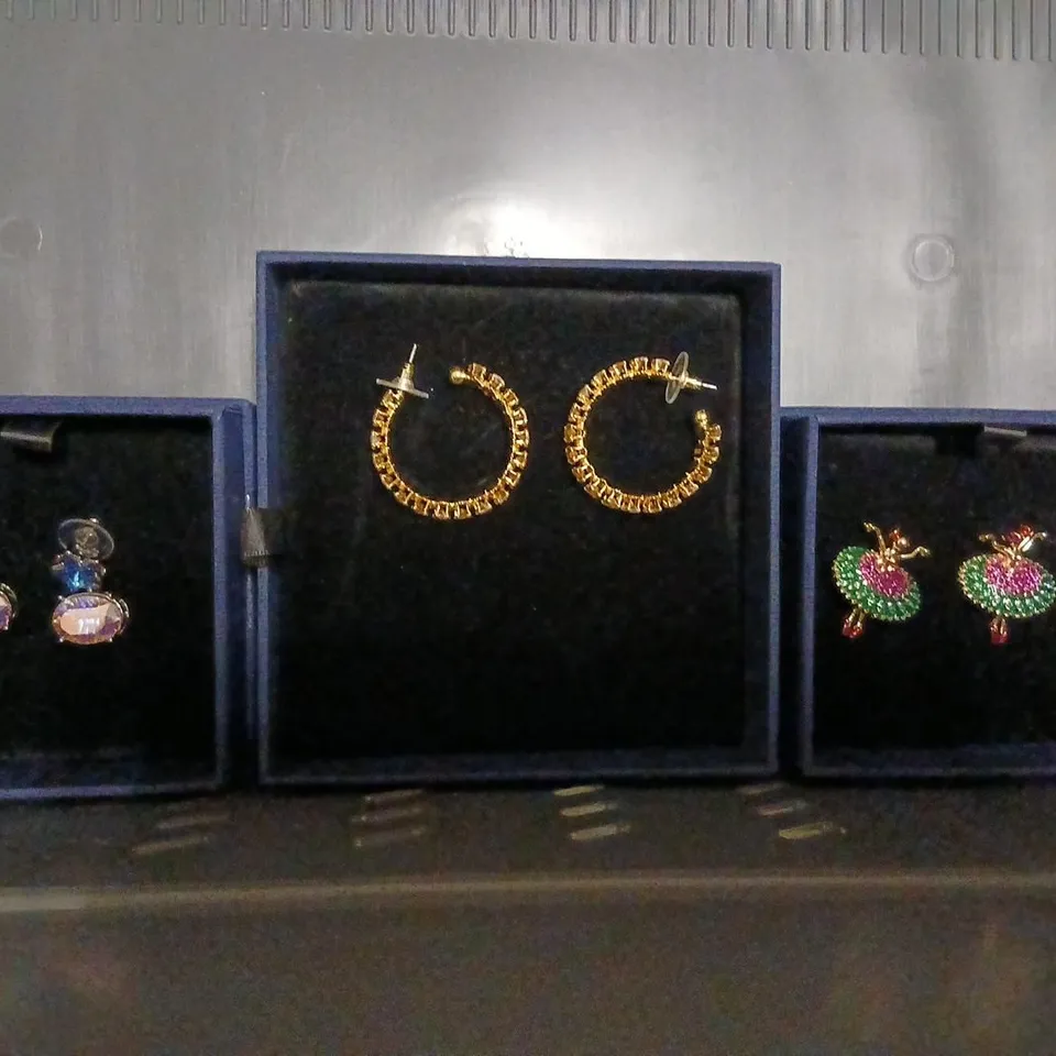 APPROXIMATELY 10 ASSORTED BUTLER AND WILSON JEWELLERY PRODUCTS TO INCLUDE;