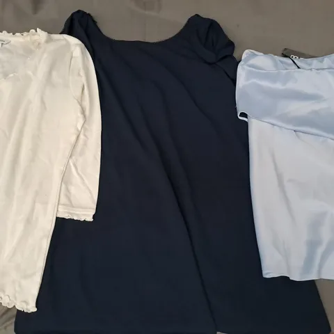 BOX OF APPROXIMATELY 20 ASSORTED CLOTHING & FASHION ITEMS IN VARIOUS STYLES AND SIZES TO INCLUDE NEXT, BOOHOO, PAPAYA, ETC