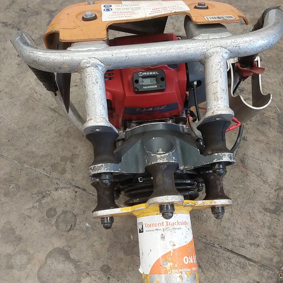 ROBEL 62.05 2 STROKE VERTICAL TAMPER - RAILWAY MAINTENANCE TOOL