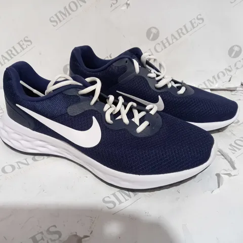NIKE REVOLUTION NAVY/WHITE TRAINERS - UK SIZE 8