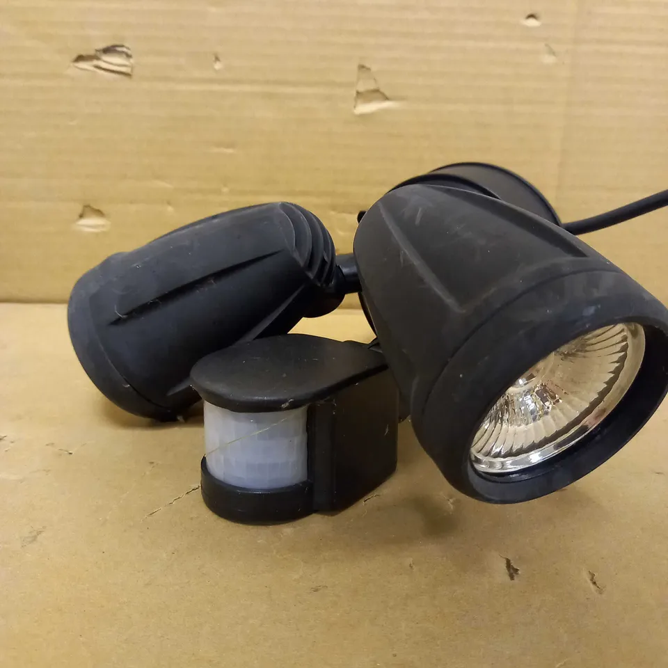 DESIGNER LED SECURITY WALL LIGHT
