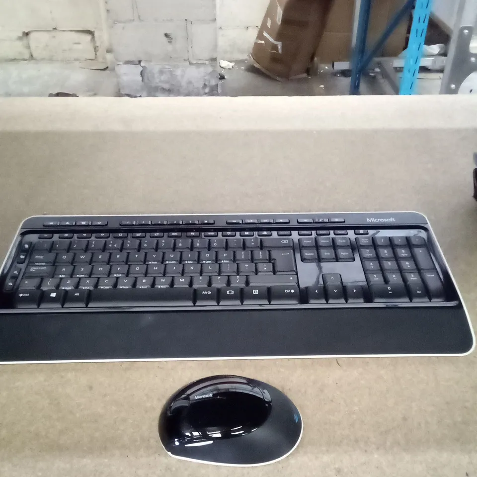 MICROSOFT KEYBOARD AND MOUSE SET