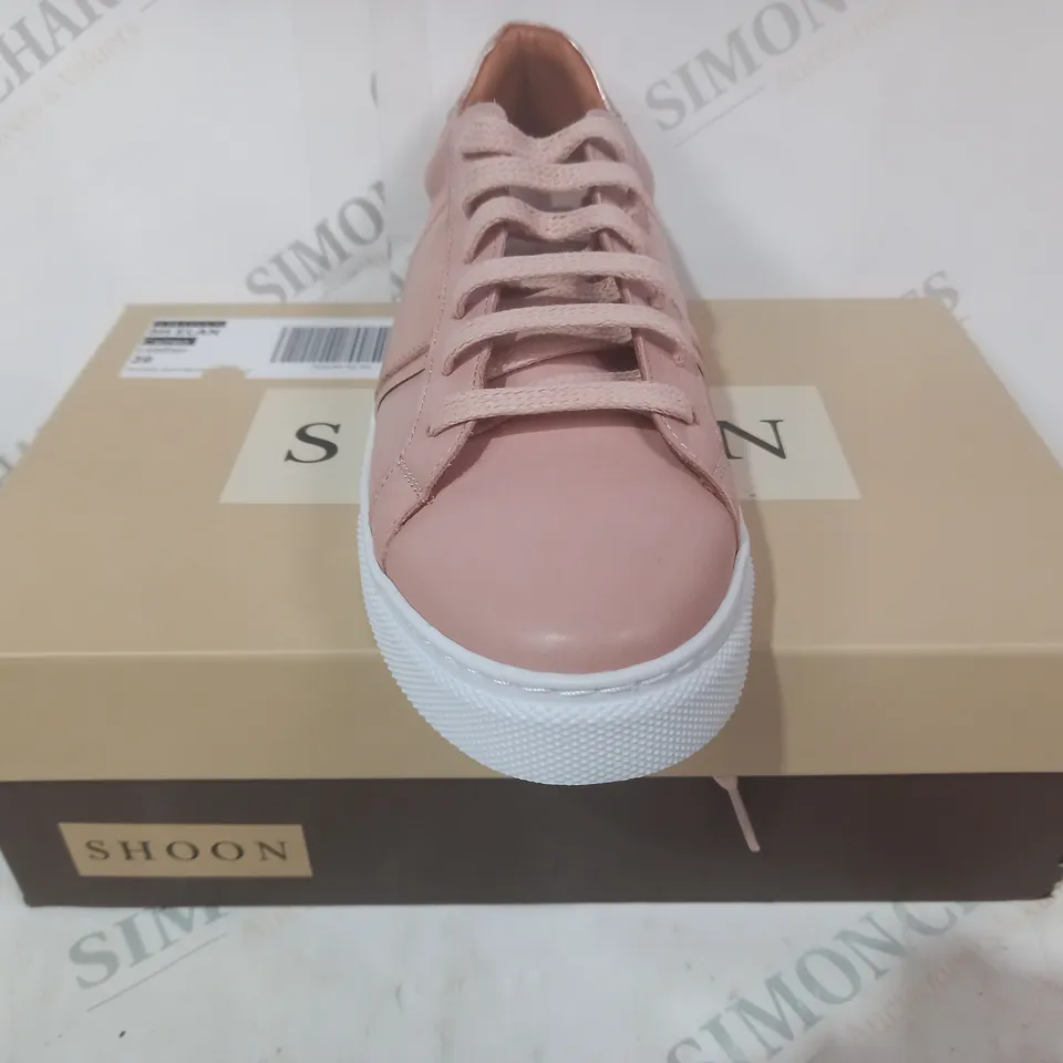 BOXED PAIR OF SHOON LACE UP TRAINERS IN PINK/METALLIC ROSE GOLD SIZE 6