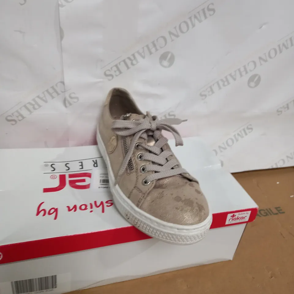 RIEKER GOLD METALLIC TRAINER SIZE UNSPECIFIED 