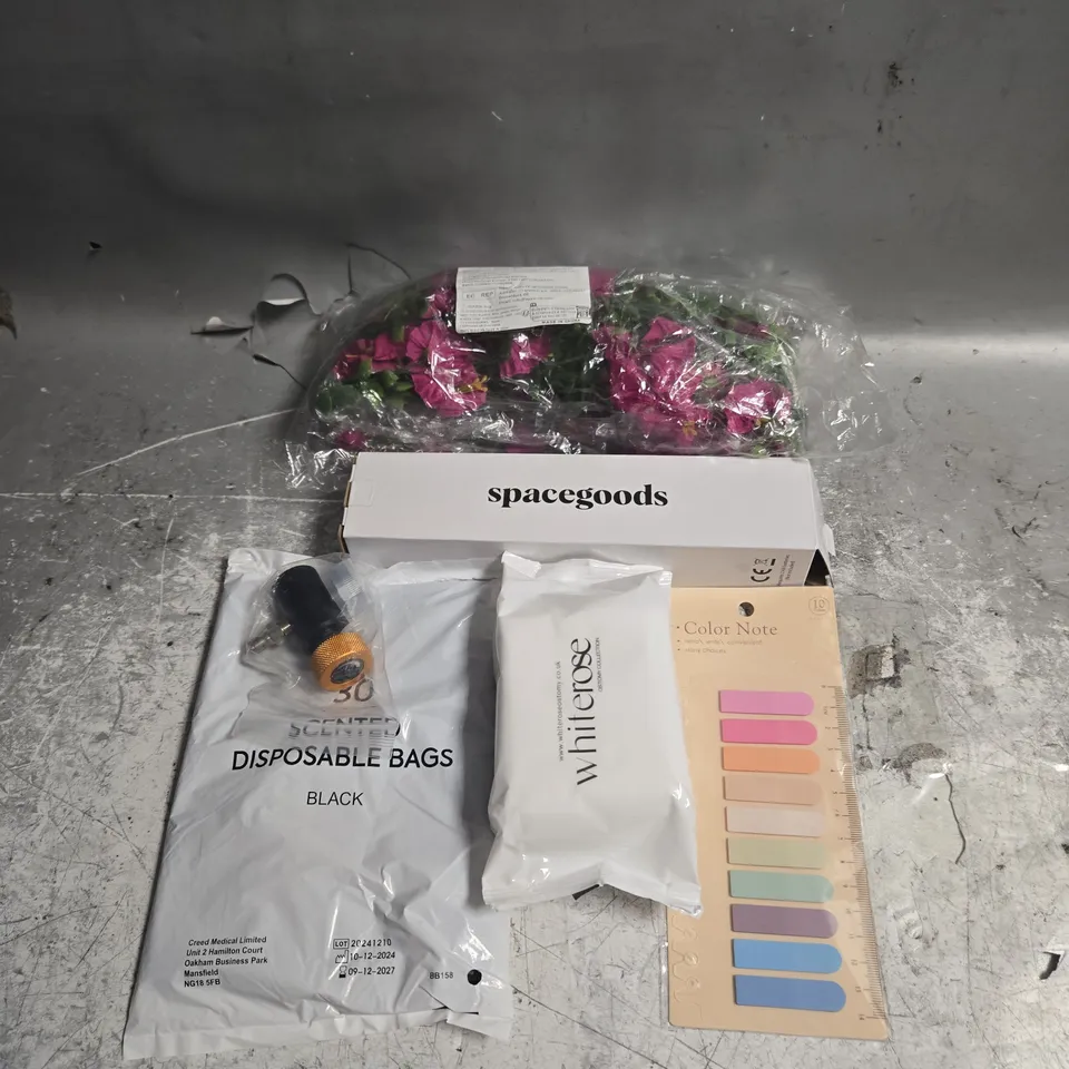 APPROXIMATELY 10 ASSORTED HOUSEHOLD ITEMS TO INCLUDE SPACEGOODS, DISPOSABLE BAGS AND FAKE FLOWERS 