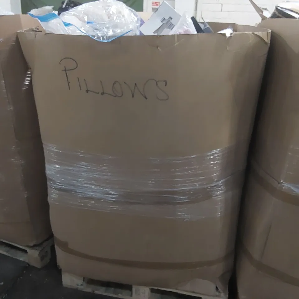 PALLET CONTAINING A VERY LARGE QUANTITY OF ASSORTED PILLOWS AND RELATED BEDDING/COMFORT PRODUCTS ECT