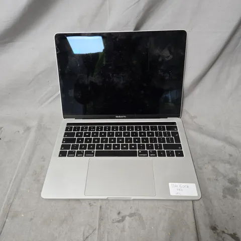 APPLE MACBOOK PRO LAPTOP – SILVER (13-INCH)
