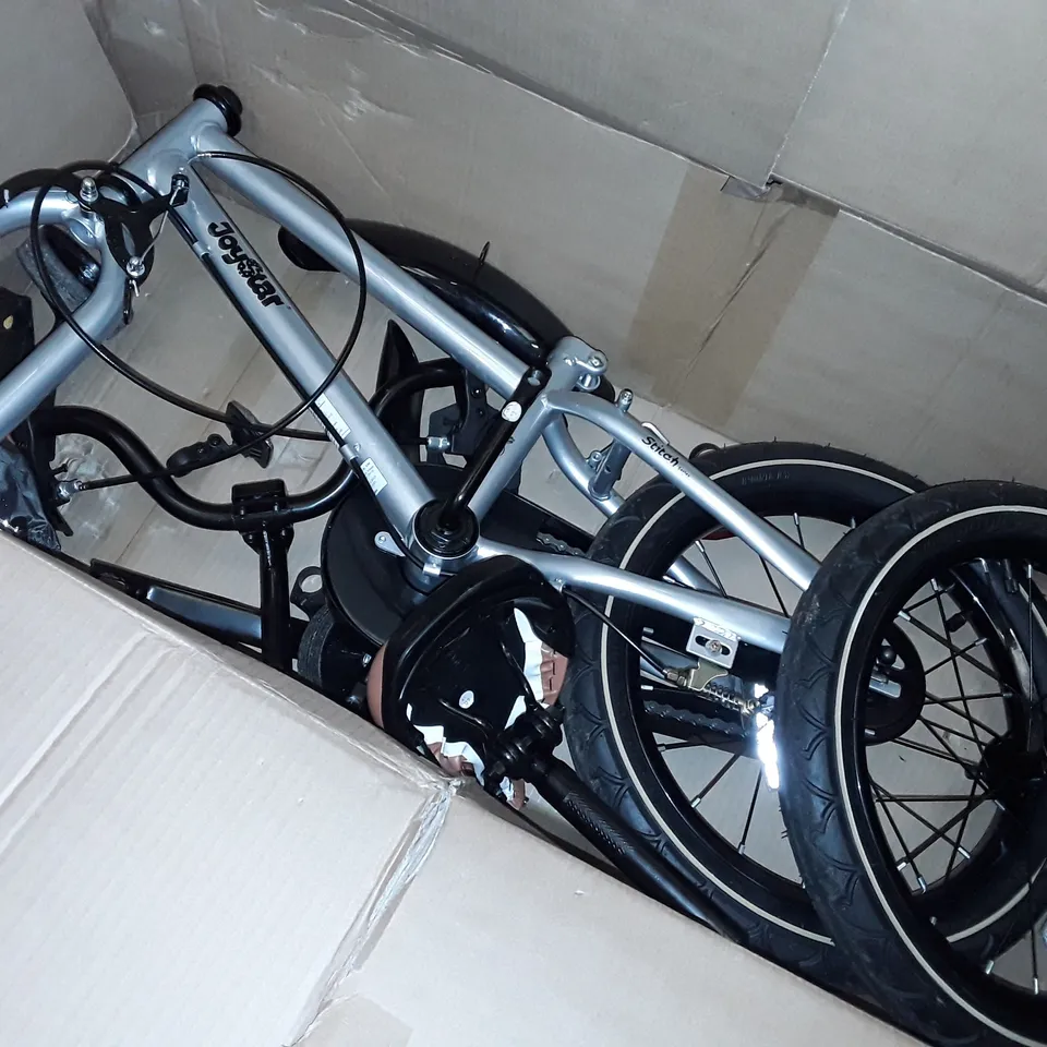 PALLET OF ASSORTED HOUSEHOLD ITEMS TO INCLUDE FOLDING BATHTUB, STORAGE OTTOMAN, CAMPING TENT AND LAUNDRY HAMPER