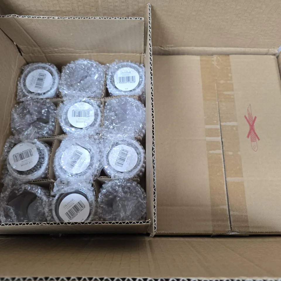 APPROXIMATELY 45 GISELA GRAHAM WINTER SCENE GLASS TEA LIGHT HOLDERS