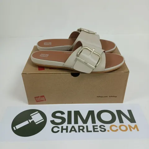 BOXED PAIR OF FITFLOP GRACIE MAXI-BUCKLE LEATHER SLIDES IN STONE BEIGE - UK 7