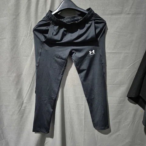 UNDER ARMOUR BLACK JOGGERS – YOUTH YM/JM YOUTH MEDIUM