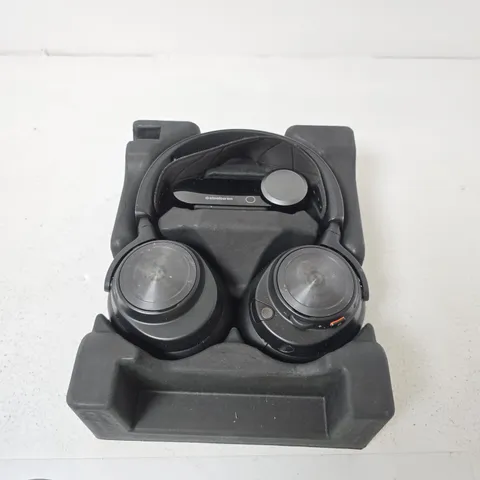 STEELSERIES ARCTIS NOVA PRO HEADPHONES