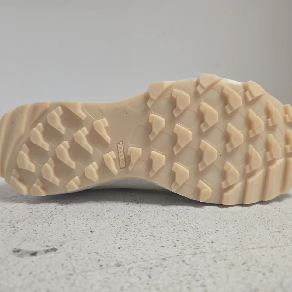 BOXED PAIR OF ADIDAS FABELA RISE TRAINERS IN CREAM SIZE UK 5