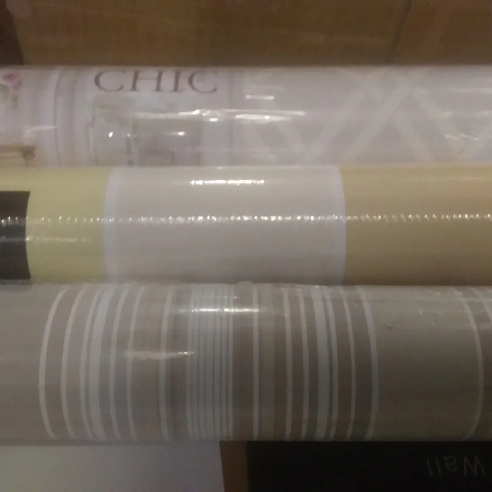 PALLET OF ASSORTED WALLPAPER