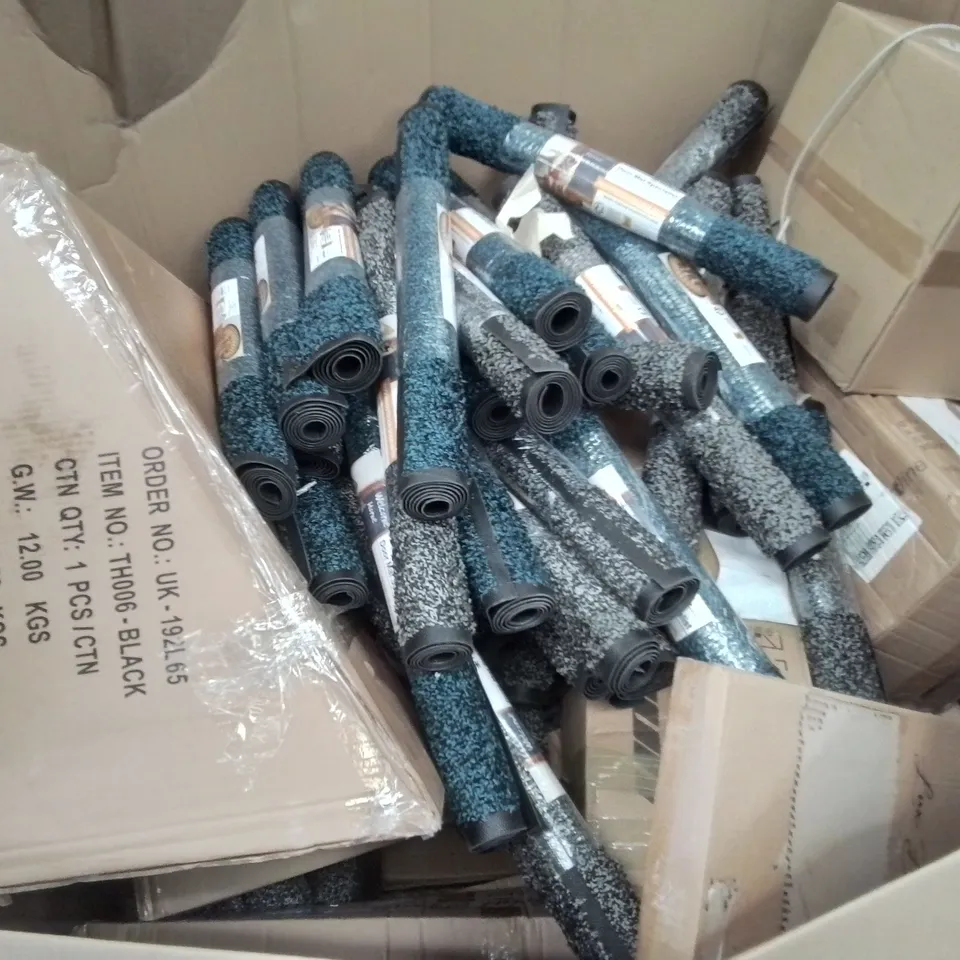 PALLET OF ASSORTED HOUSEHOLD ITEMS TO INCLUDE ELECTRIC FRYER, OFFICE CHAIR AND MULTIPLE DOOR MATS